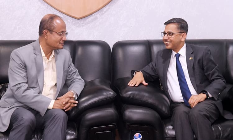 Indian High Commissioner meets Dhaka University VC