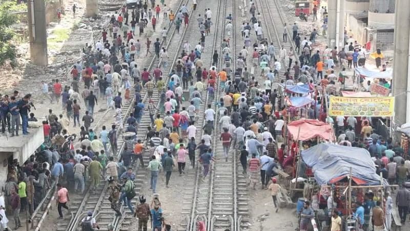 Dhaka's rail link with Narayanganj, Khulna, Rajshahi halted