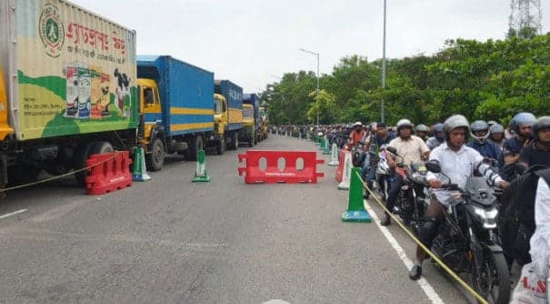 8-km-long congestion at Padma Bridge toll plaza