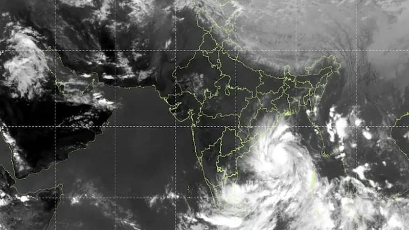 Maritime ports advised to hoist signal 3 as severe cyclonic storm 'Arnab' intensifies