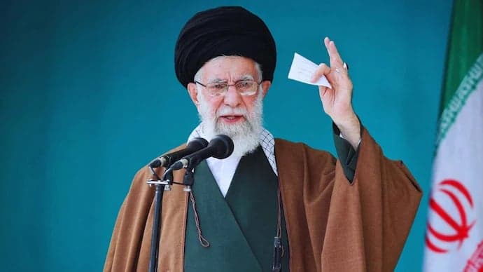 Khamenei warns: "In the Name of Haider, the War Has Begun"