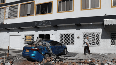 Powerful 7.4-magnitude earthquake strikes Colombia