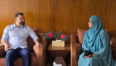 Sports Minister invites viral teacher to contribute to women's sports development