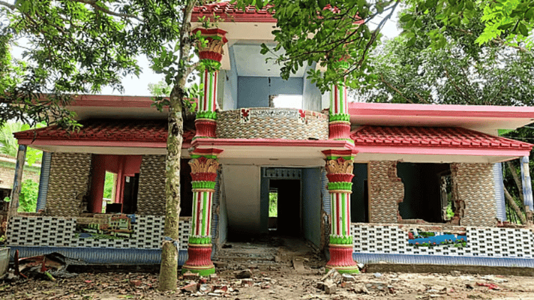 10 houses vandalised, looted over college student's murder in Alfadanga