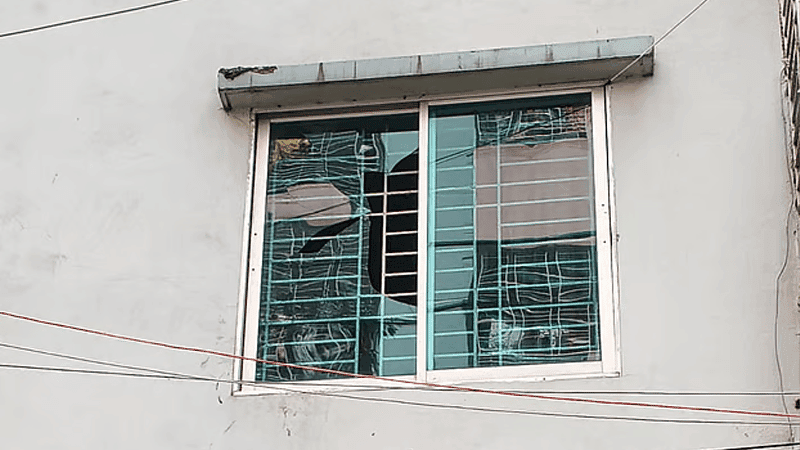 Attempt to occupy house in Adabor, residents allege hacking at gate with ramda, cleavers
