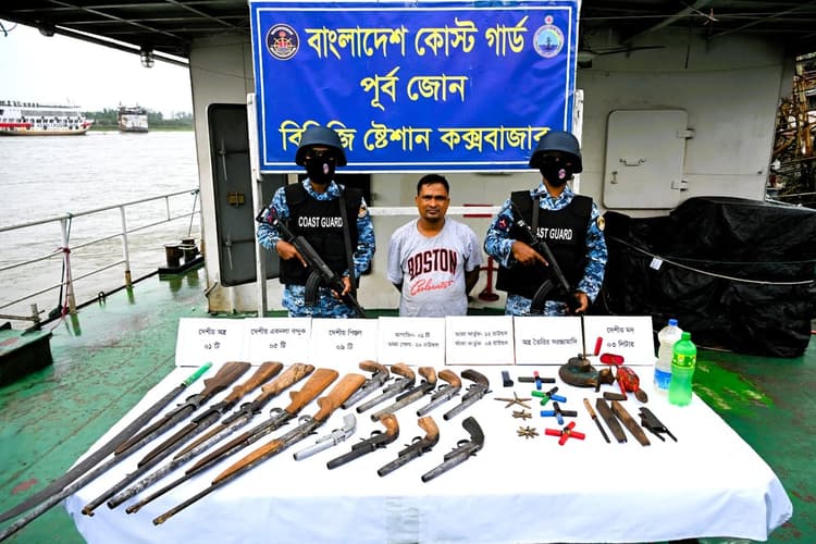 'Mintu bahini' chief detained in massive Coast Guard raid in Moheshkhali