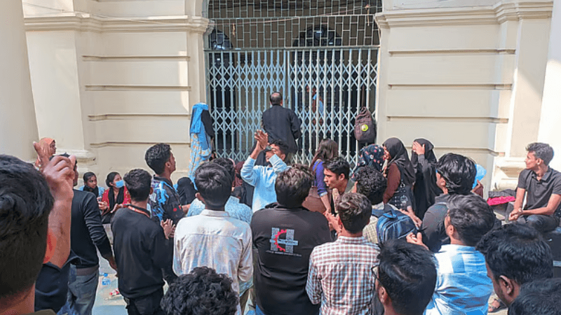 JnU students stage sit-in, lock VC-Treasurer in administrative building