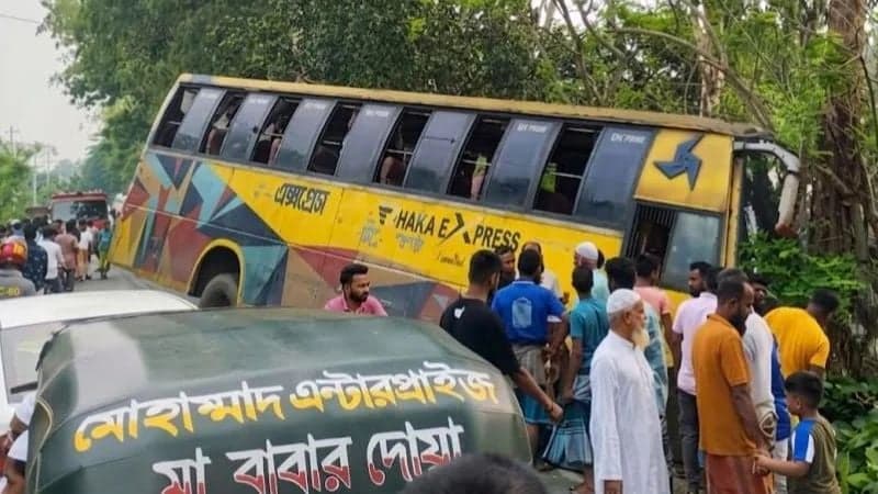 Couple among three killed as bus crushes battery-powered van in Sirajganj