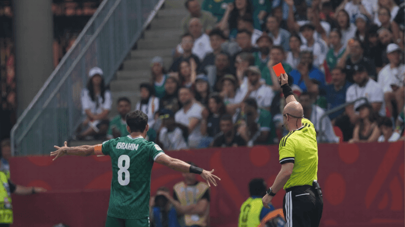 Iraq down to 10 men after red card, Senegal holds 1-goal lead