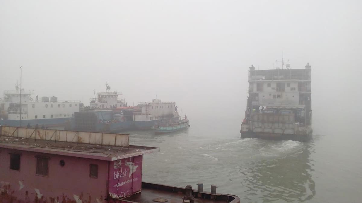 Ferry services resume on Paturia–Daulatdia route after 15 hours 