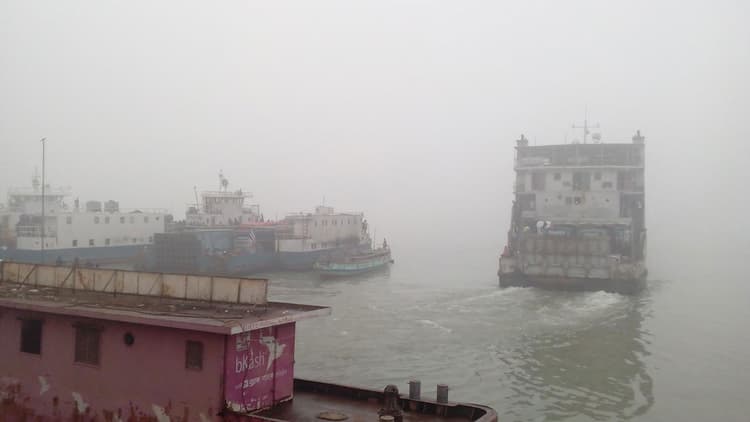 Ferry services resume on Paturia–Daulatdia route after 15 hours 