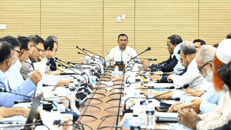 PM chairs meeting to address Dhaka's traffic congestion