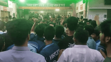 Clash between DU students, doctors at DMCH