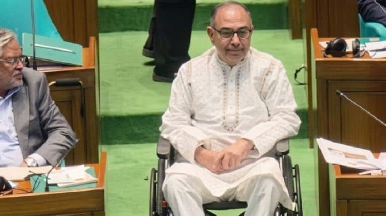 Mirza Abbas joins parliament following medical treatment