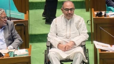 Mirza Abbas joins parliament following medical treatment
