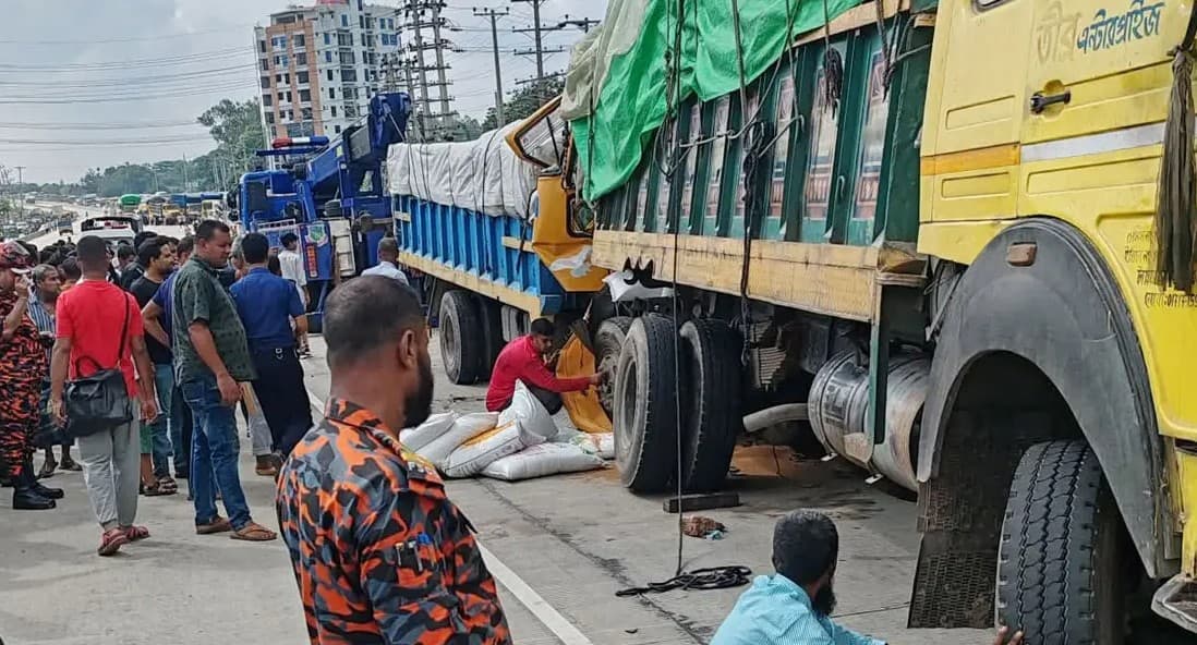 Three killed as speeding truck crashes into lorry in Bogura