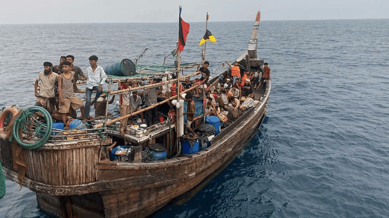 Navy rescues 65 Malaysia-bound passengers, detains 11 suspected traffickers
