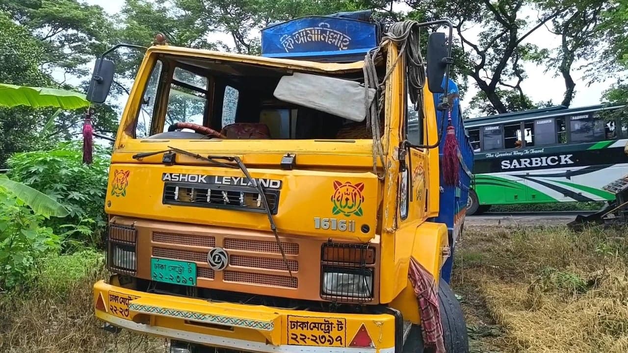 Driver killed as bamboo-laden truck overturns in Madaripur