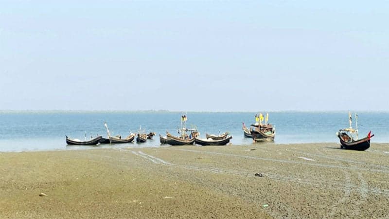 Myanmar navy frees 56 Bangladeshi fishermen