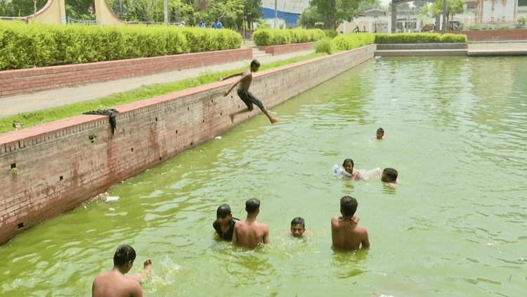 Heatwave sweeps 16 districts as Rajshahi sizzles at 40°C