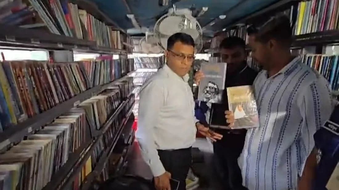 Chhatra Dal seizes Biswa Sahitya Kendra library for keeping books on Bangabandhu