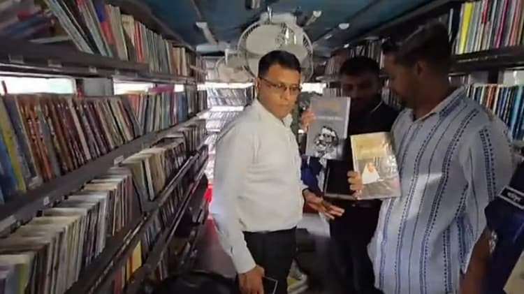 Chhatra Dal seizes Biswa Sahitya Kendra library for keeping books on Bangabandhu