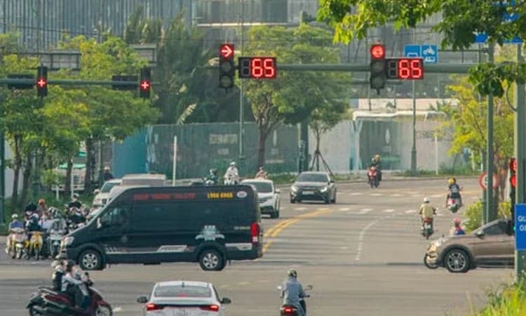 DMP to launch semi-automatic traffic signals at 120 intersections in Dhaka