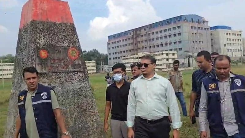 Tahsif jumped into Turag river as some people chased us: Dwip