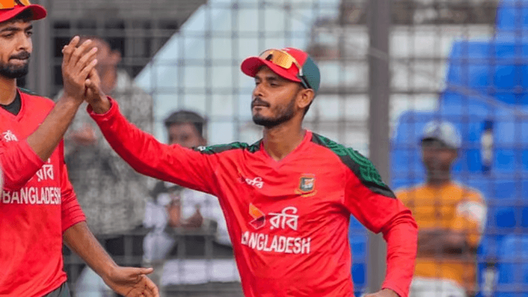 Tanzid equals catching record in men's T20I