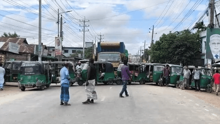 CNG drivers block Jamalpur-Tangail Highway over gas shortage