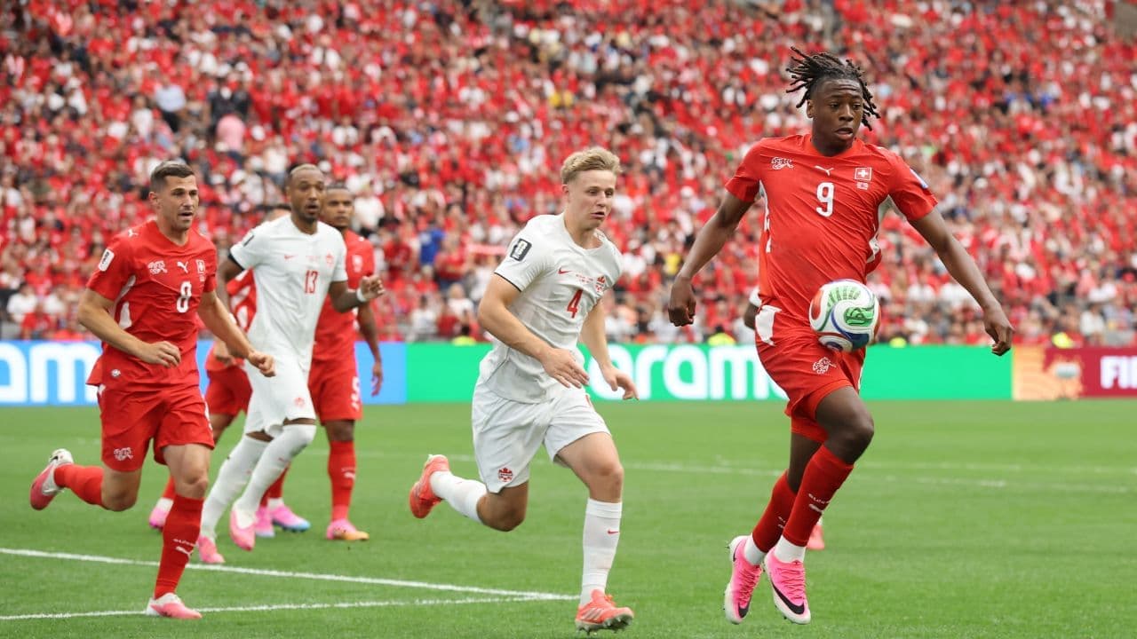 Switzerland beat Canada 2-1 in tense encounter