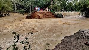 15 dead, 48 lakh people affected in flood in 11 districts