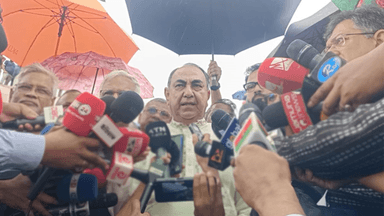 Only one person opposes December election: Mirza Abbas