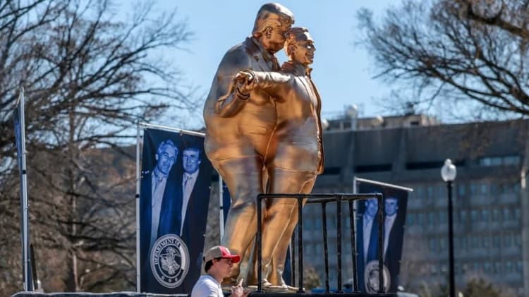 Satirical Trump–Epstein sculpture installed near Washington monument