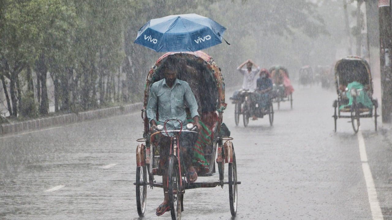 Thunderstorms likely in Dhaka, heavy rain in seven divisions