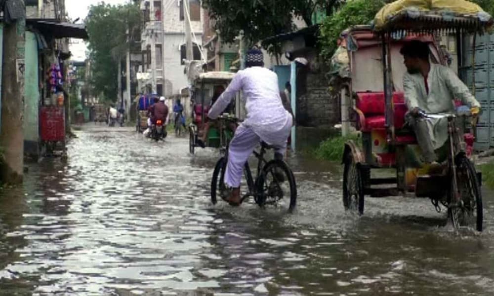 Relentless rain inundates all 33 wards of Rangpur city, 3,000 families stranded