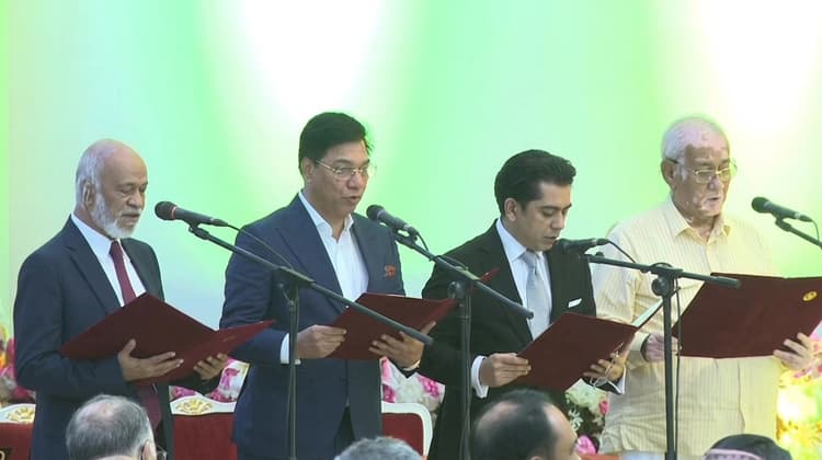 Four new ministers, two state ministers sworn in