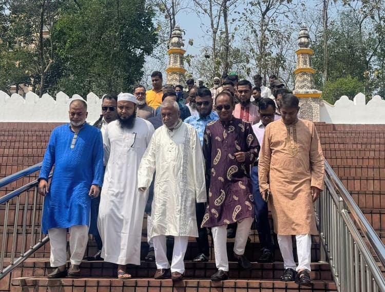 Not only salaries, bonus also have been given to all workers: Labour Minister