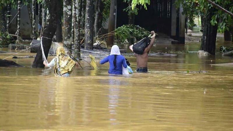 সিলেটের ৫ উপজেলায় আকস্মিক বন্যা, পানিবন্দি ৪ লাখ মানুষ