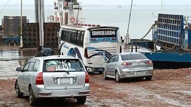 Ferry services suspended on Daulatdia-Paturia route due to rough weather