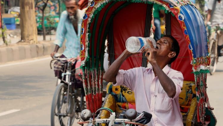 Beat the heat: How much water do you need daily?