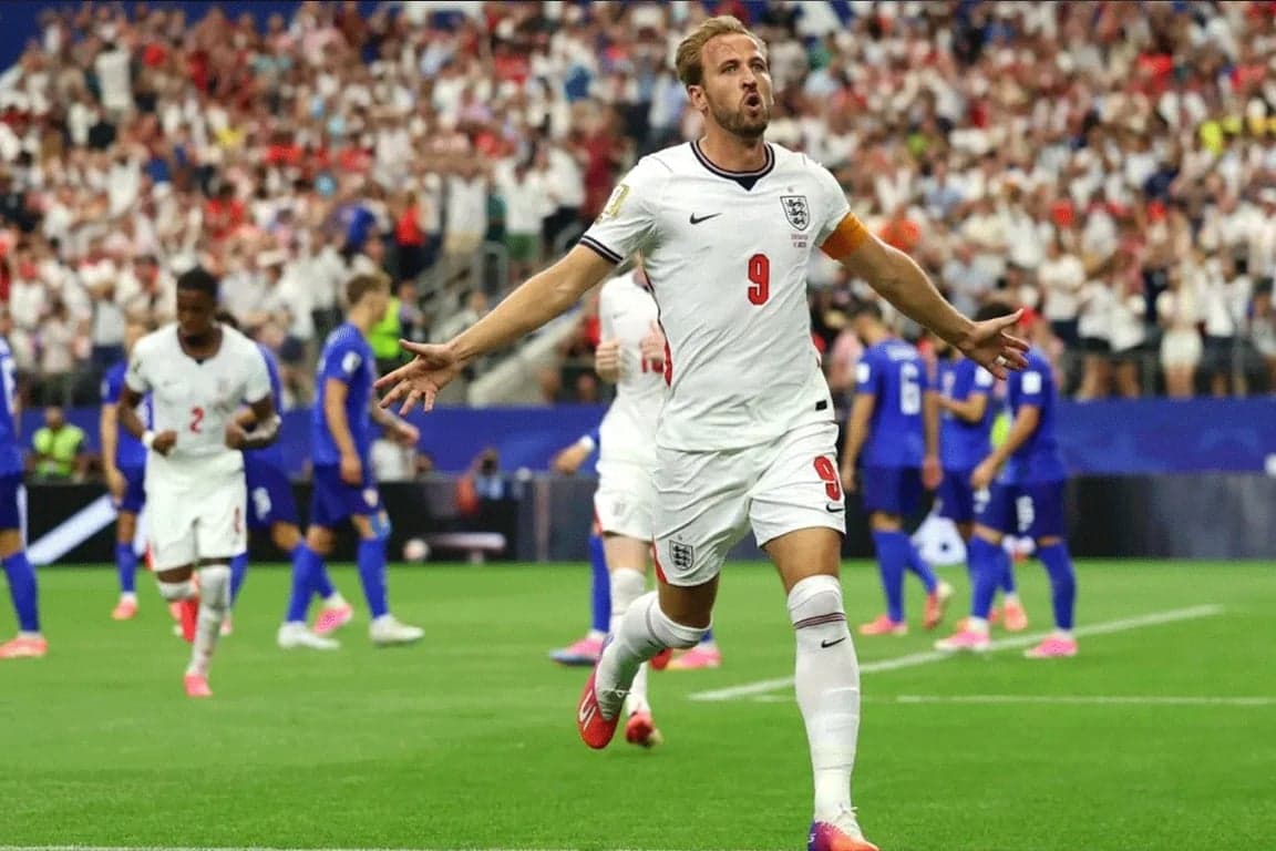 First half ends 2-2 as Kane scores twice for England