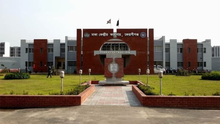 Dhaka Central Jail's chief prison guard Golam Mostafa killed in road crash