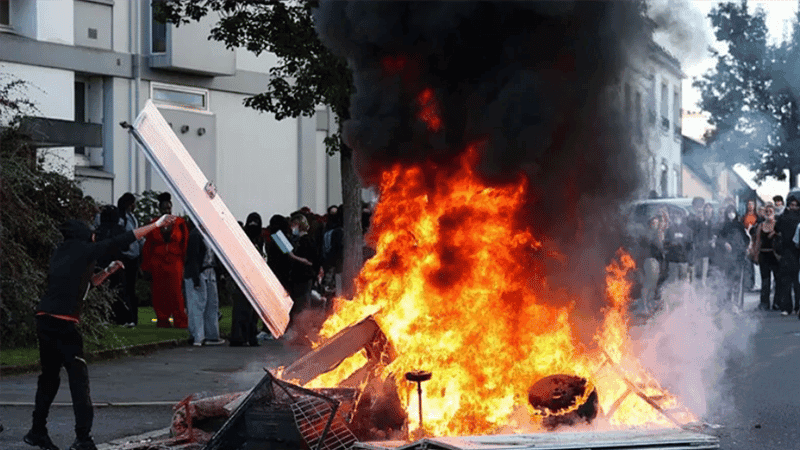 France student protest escalate as 1,747 arrested in a day