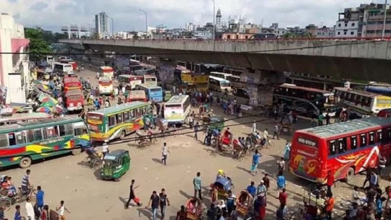 Fish trader slashed, robbed of Tk 62,000 in Jatrabari