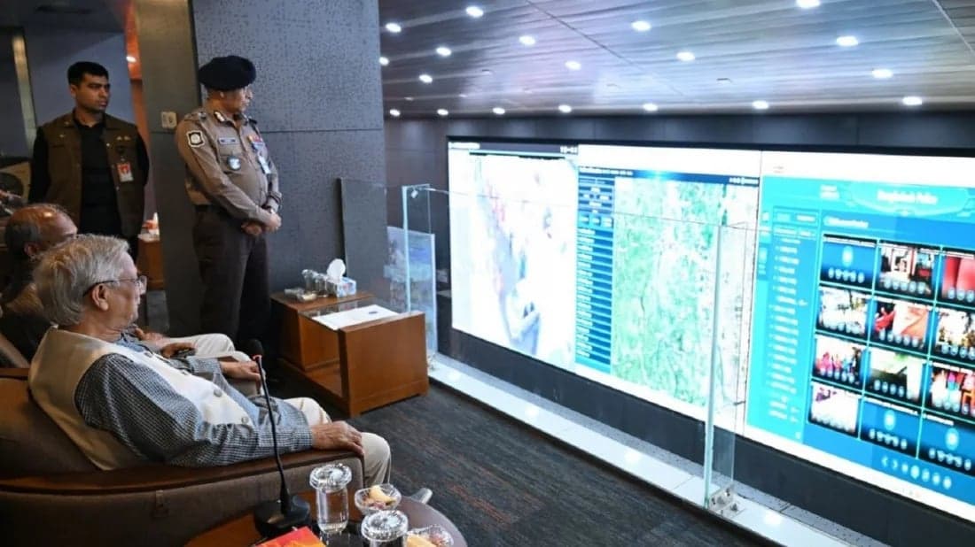 Chief Adviser monitors nationwide polling from Police HQ control room