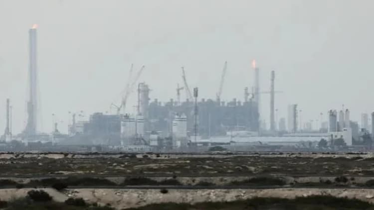 Missile strike hits major LNG facility in Qatar