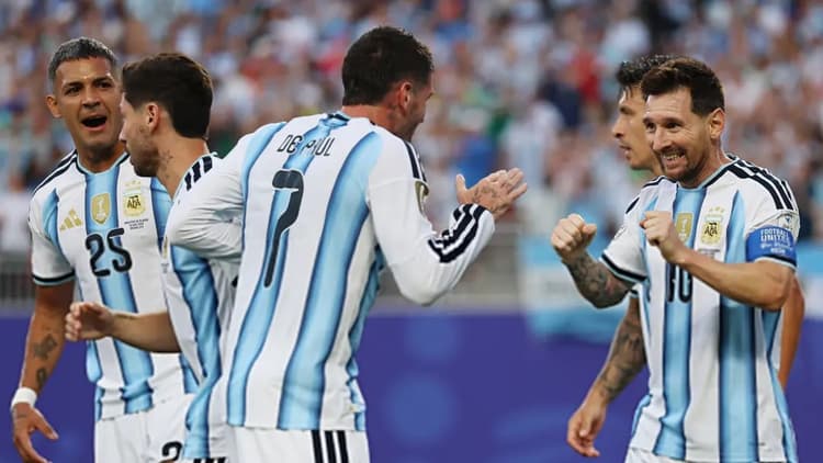 Messi's historic 200th goal Fires Argentina ahead of Algeria at half-time