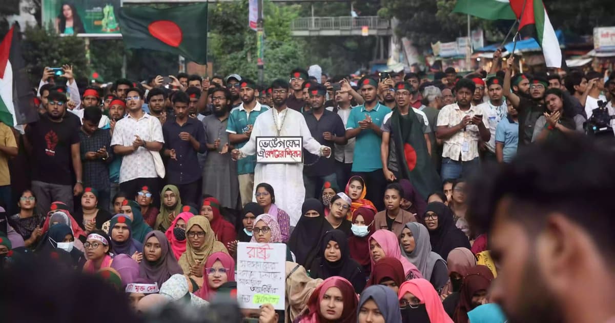 Quota reform: Students again block Shahbagh intersection