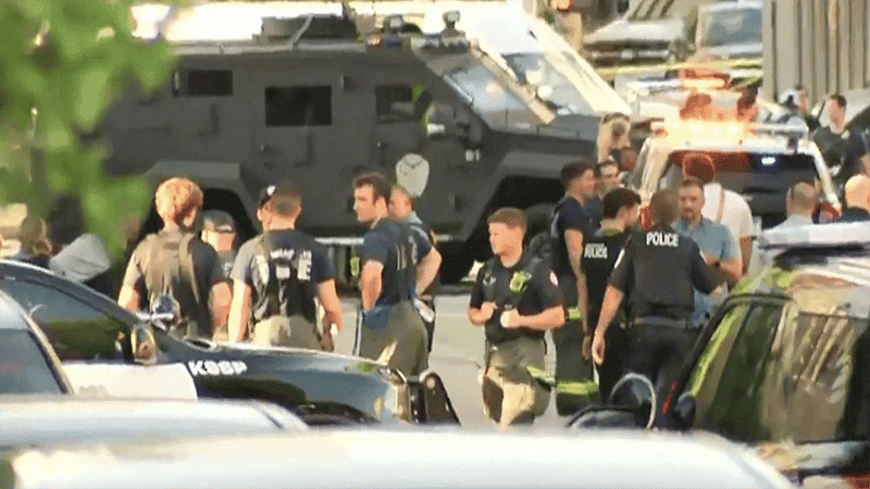 Two civilians killed, three police officers injured in USA shooting